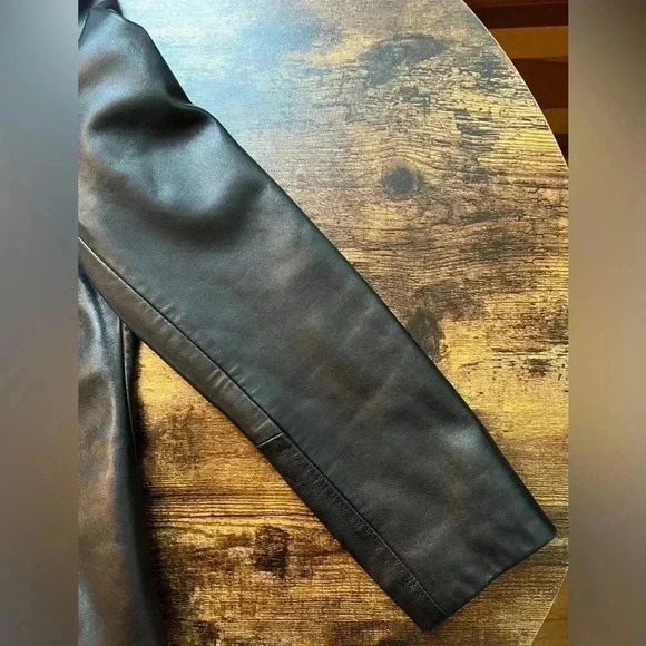 DKNY Donna Karan New York| ladies lambskin moto style leather jacket. Size: S - Picture 4 of 16